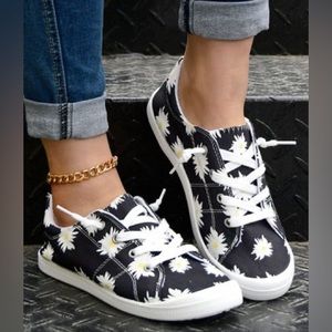 ROSY - Black & White Daisy Sneaker - size 6 (36) - new